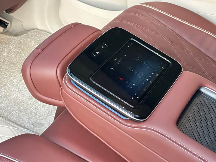 Фото 10 - Mercedes-Benz Maybach GLS