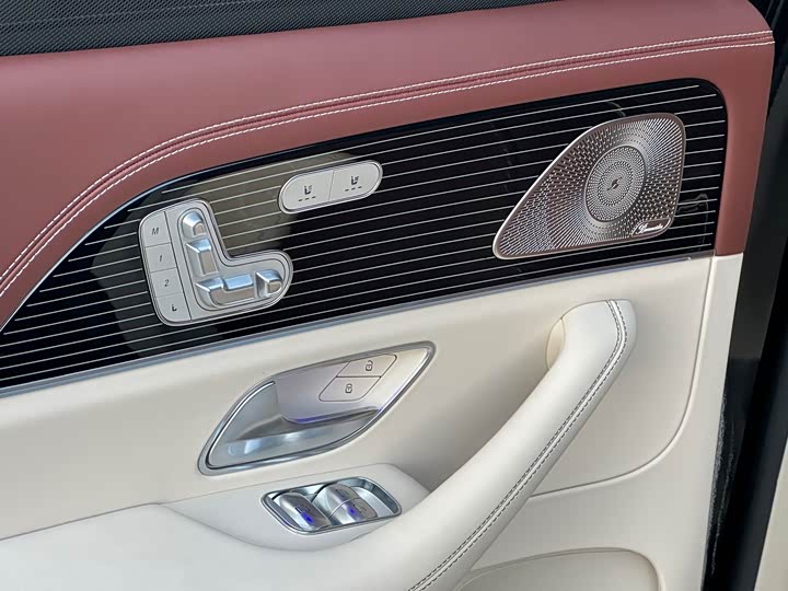 Фото 11 - Mercedes-Benz Maybach GLS