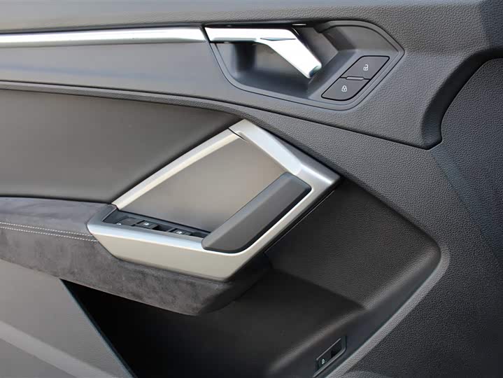 Фото 10 - Audi Q3