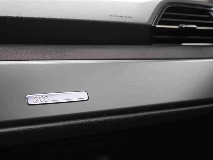 Фото 13 - Audi Q3