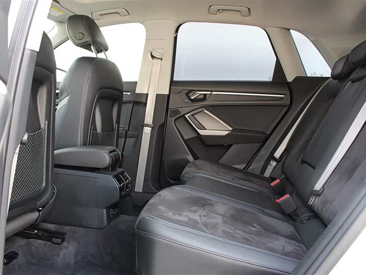 Фото 15 - Audi Q3