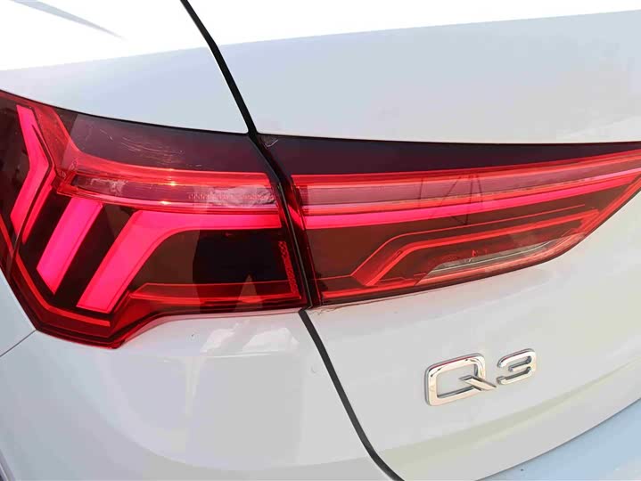 Фото 7 - Audi Q3