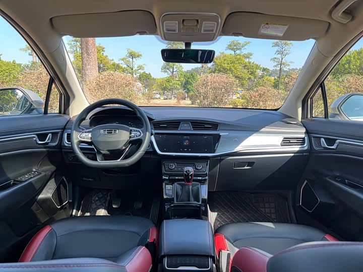 Фото 10 - Geely Emgrand GS