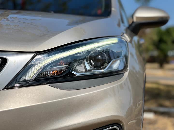 Фото 18 - Geely Emgrand GS