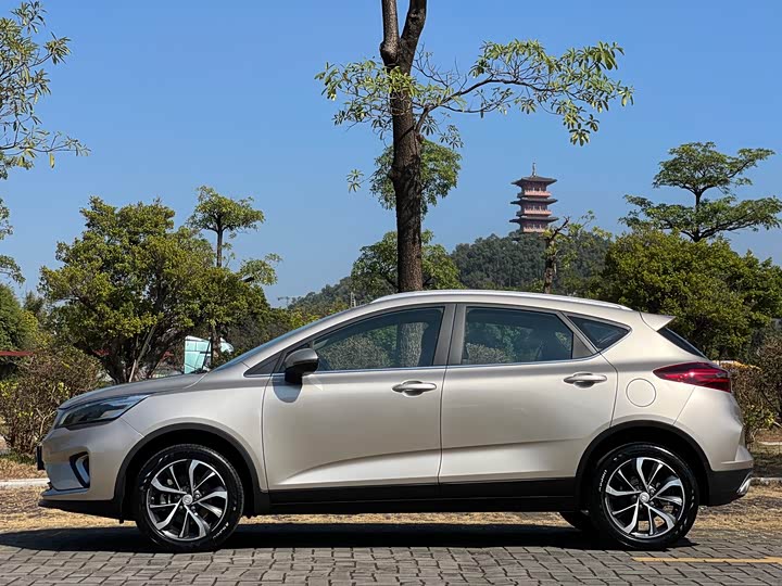 Фото 4 - Geely Emgrand GS