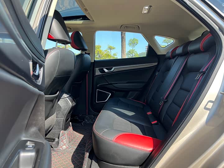 Фото 9 - Geely Emgrand GS