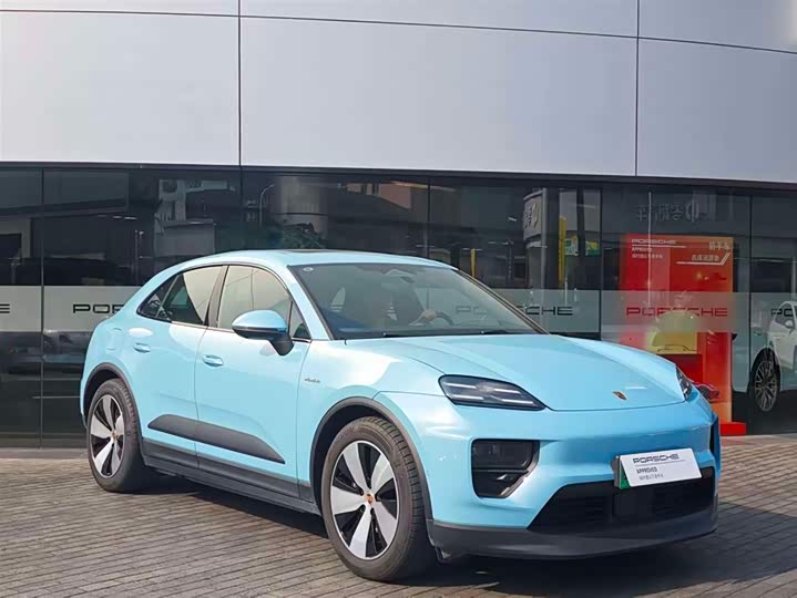 Фото 2 - Porsche Macan EV