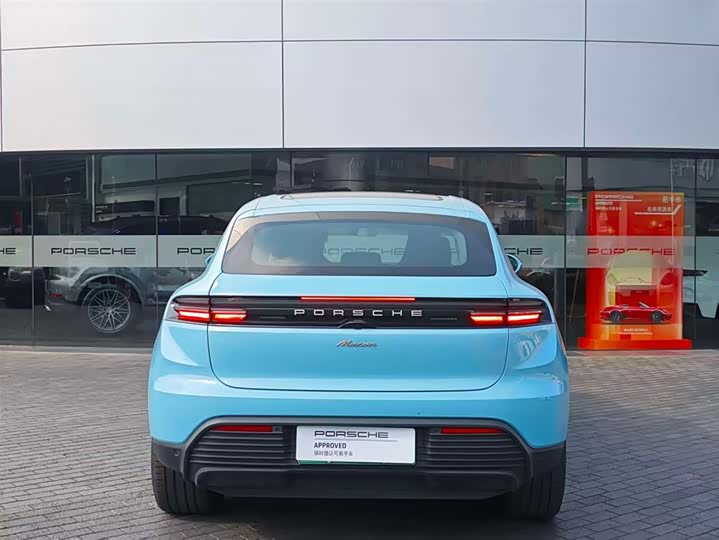 Фото 4 - Porsche Macan EV