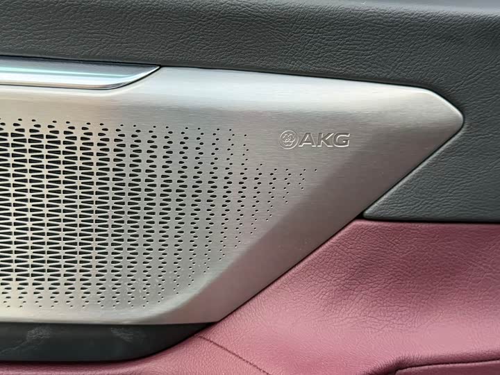 Фото 11 - Cadillac CT6