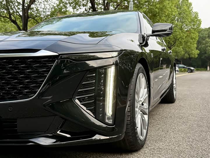 Фото 16 - Cadillac CT6