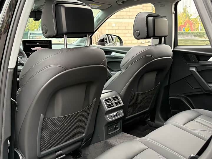 Фото 12 - Audi Q5L