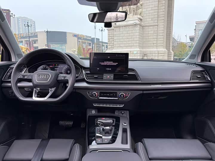Фото 7 - Audi Q5L