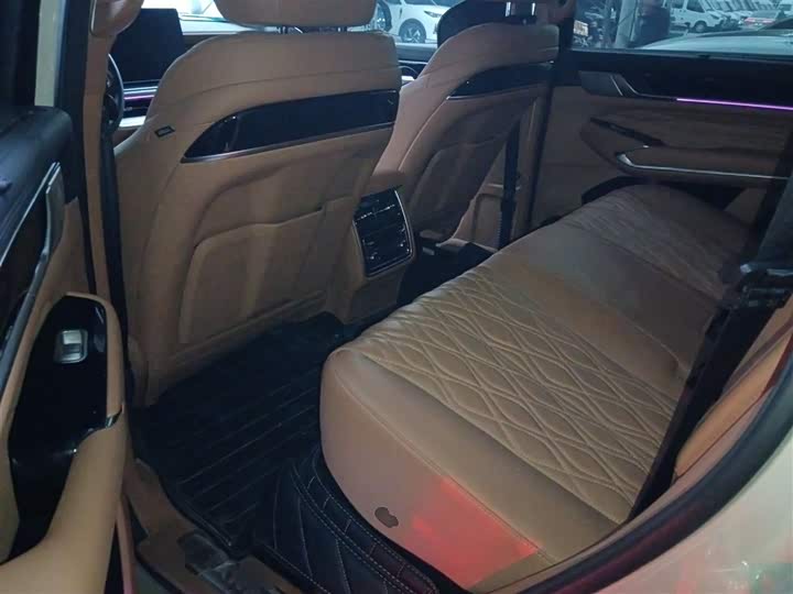 Фото 17 - Tank 500 Hybrid