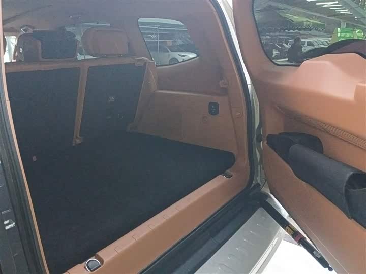 Фото 19 - Tank 500 Hybrid