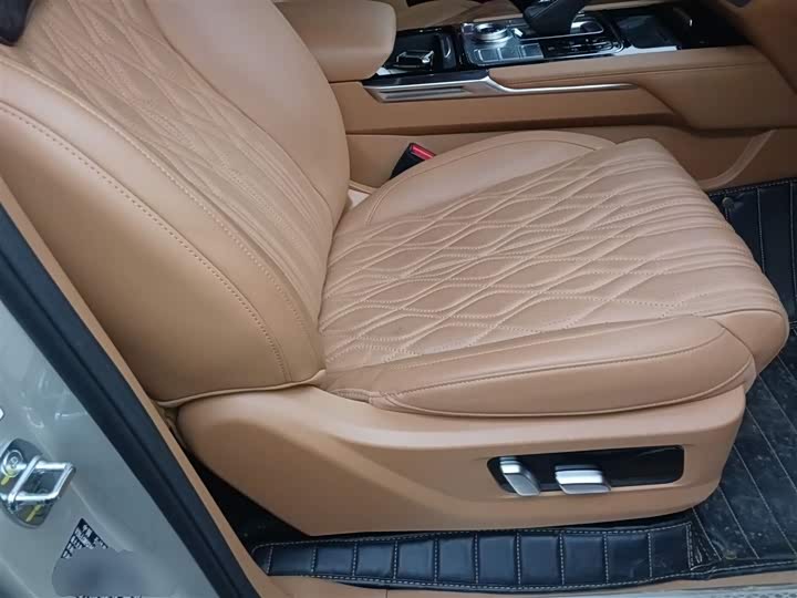 Фото 25 - Tank 500 Hybrid