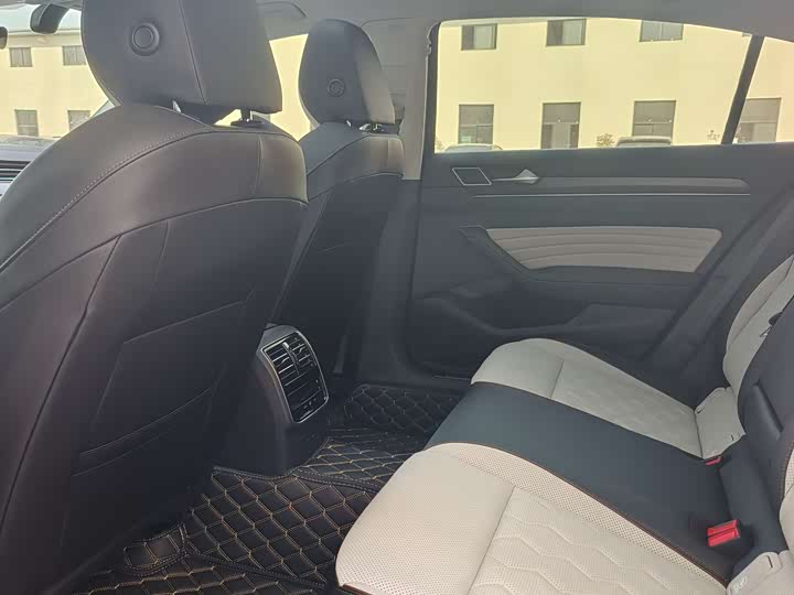 Фото 6 - Volkswagen Magotan