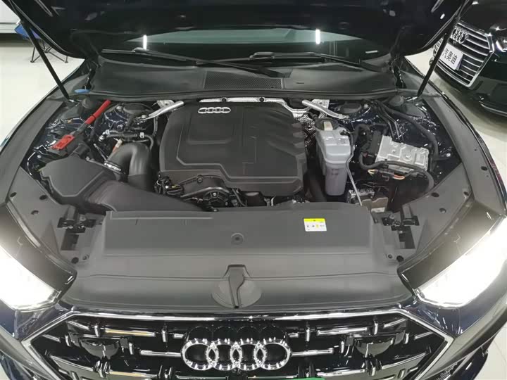 Фото 20 - Audi A7L