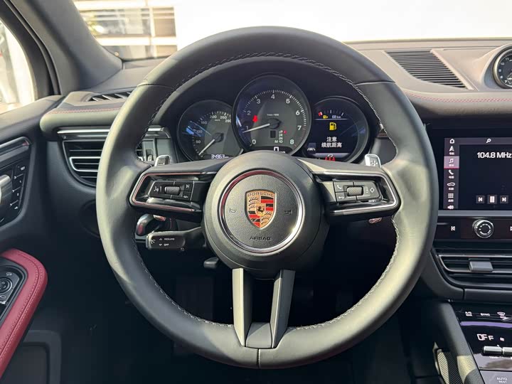 Фото 19 - Porsche Macan