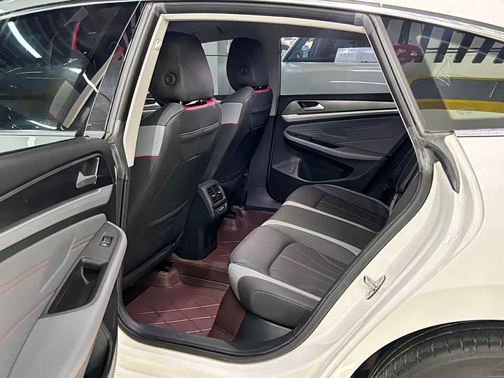 Фото 10 - Volkswagen Lamando L