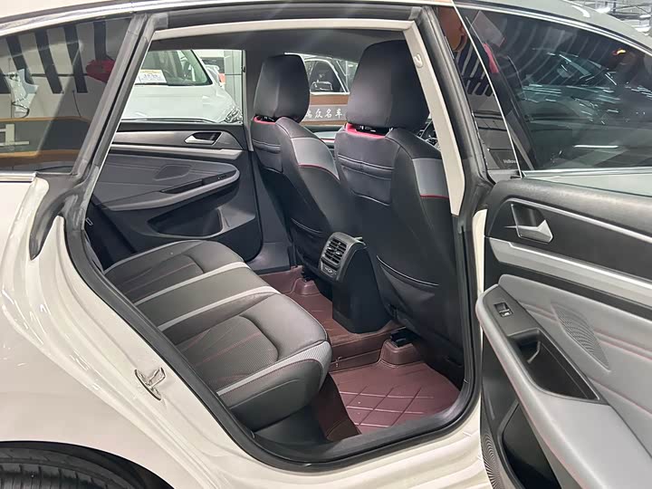 Фото 12 - Volkswagen Lamando L