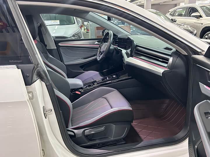 Фото 13 - Volkswagen Lamando L