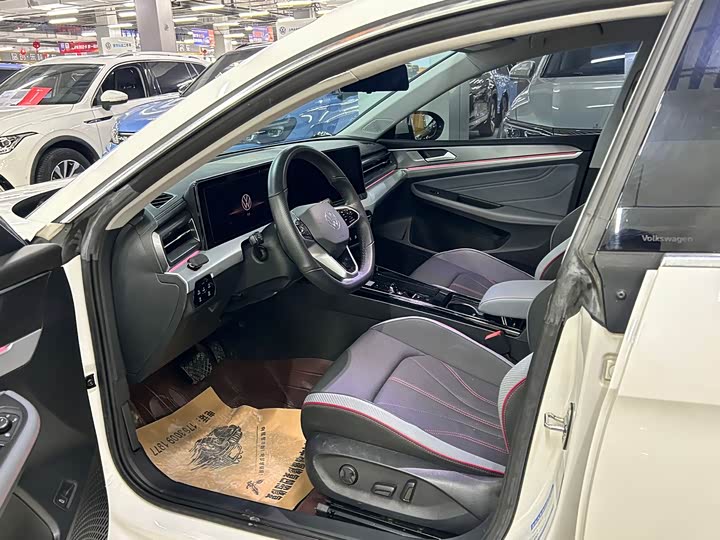 Фото 9 - Volkswagen Lamando L