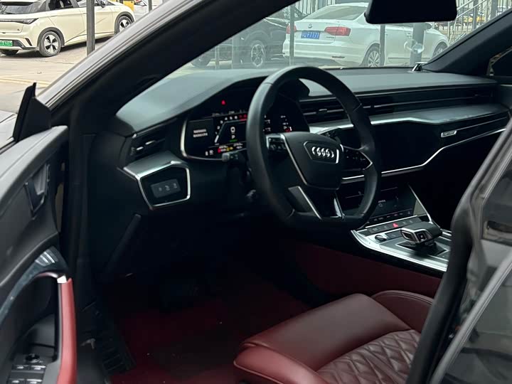 Фото 3 - Audi A7L