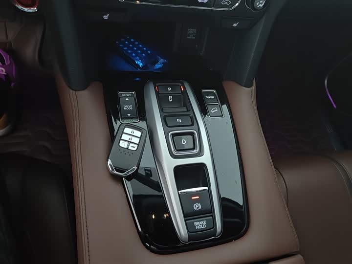 Фото 14 - Honda UR-V