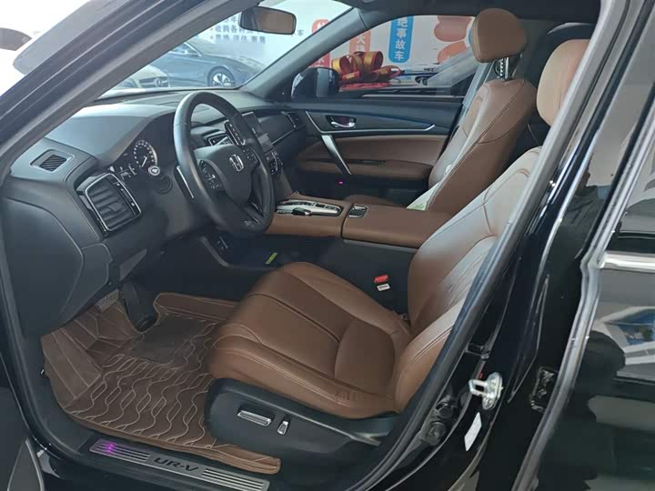 Фото 15 - Honda UR-V