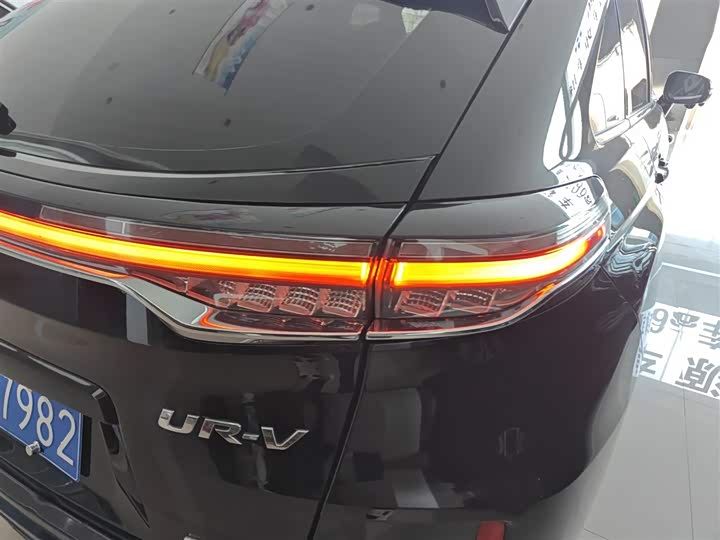 Фото 8 - Honda UR-V