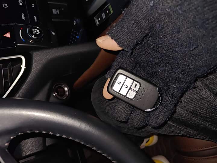 Фото 9 - Honda UR-V