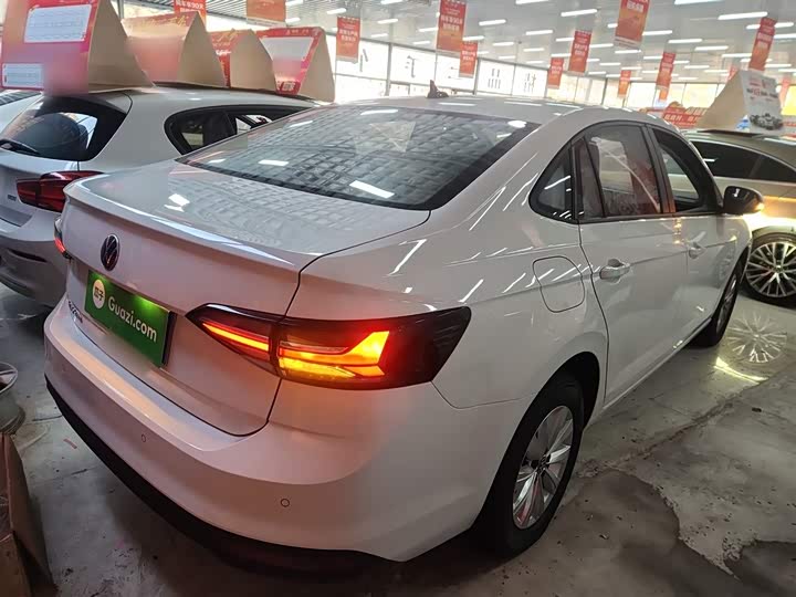 Фото 7 - Volkswagen Lavida