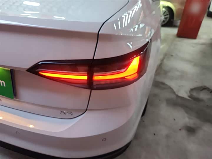 Фото 8 - Volkswagen Lavida