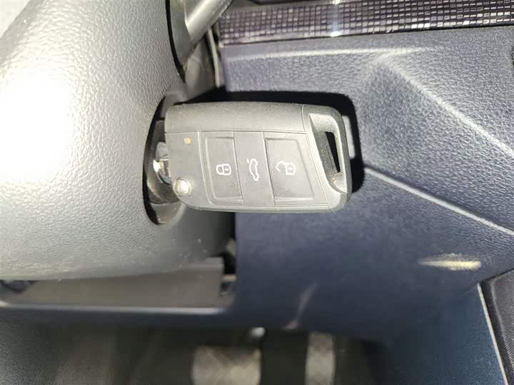 Фото 9 - Volkswagen Lavida