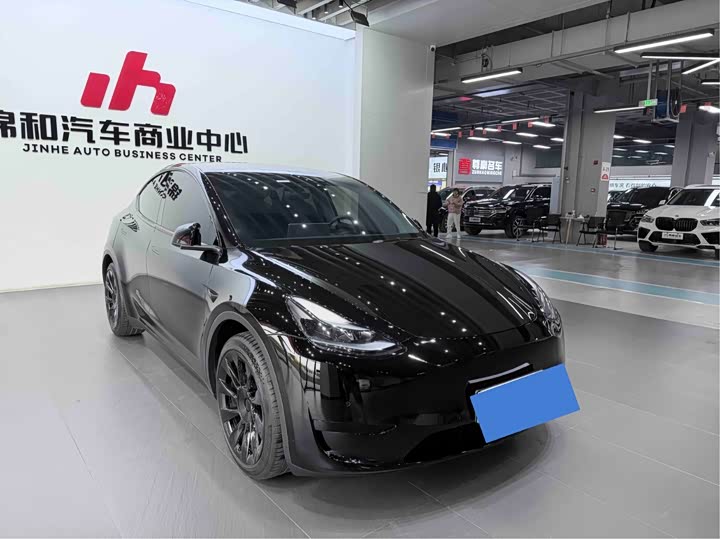 Фото 3 - Tesla Model Y