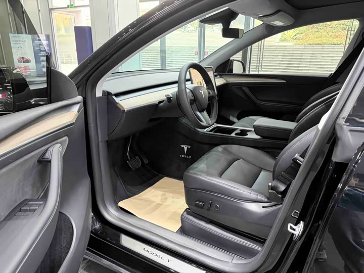 Фото 4 - Tesla Model Y