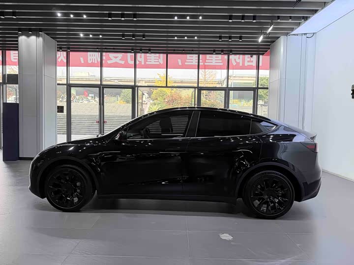 Фото 7 - Tesla Model Y