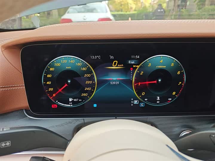 Фото 4 - Mercedes-Benz E-Class