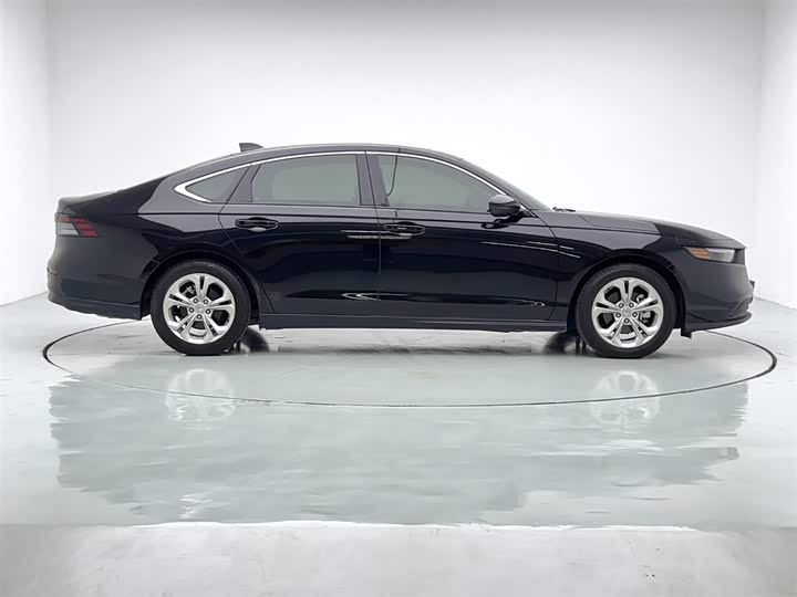 Фото 16 - Honda Accord