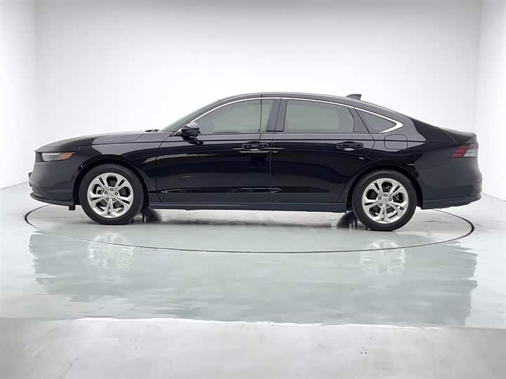 Фото 17 - Honda Accord