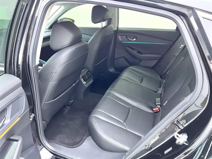 Фото 18 - Honda Accord