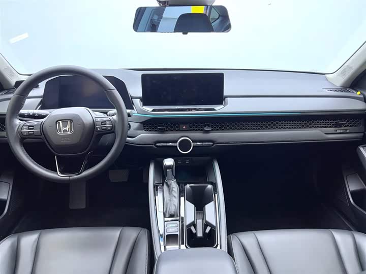 Фото 19 - Honda Accord