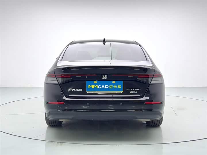 Фото 9 - Honda Accord