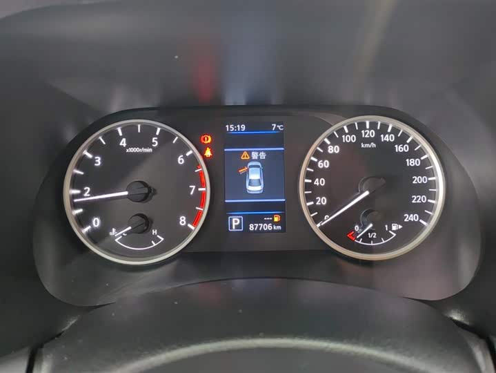 Фото 14 - Nissan Sylphy