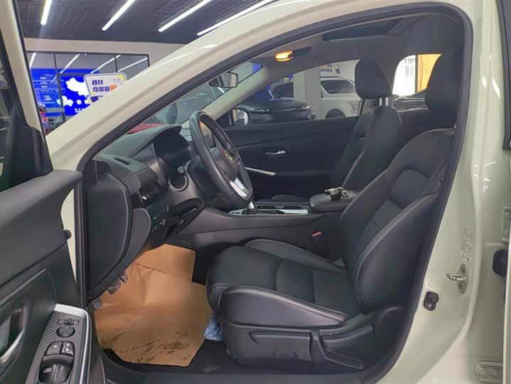 Фото 9 - Nissan Sylphy