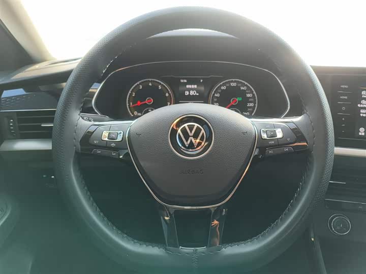 Фото 11 - Volkswagen Passat