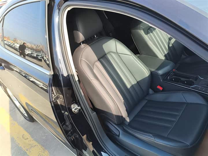 Фото 24 - Volkswagen Passat