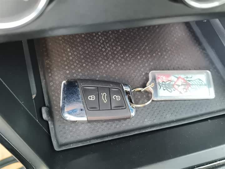 Фото 9 - Volkswagen Passat