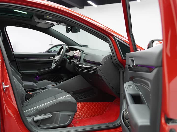 Фото 22 - Volkswagen Golf