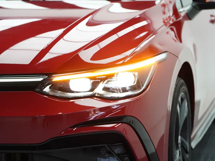 Фото 7 - Volkswagen Golf